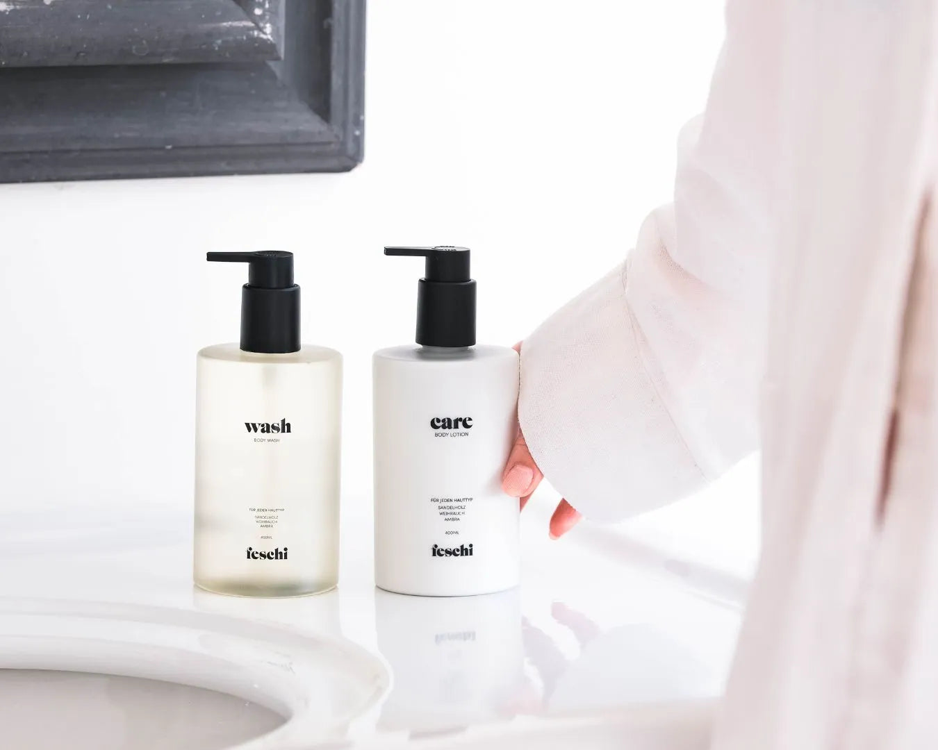 Body Care und Body Wash von feschi am Waschbeckenrand