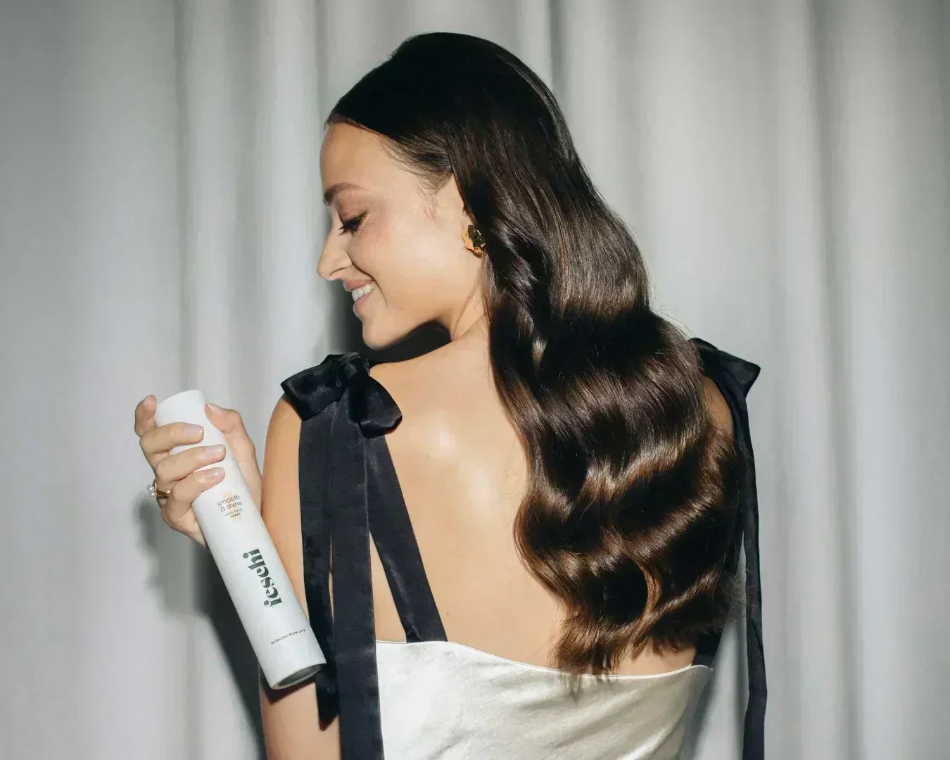 Anti Frizz Glanzspray: Das Geheimnis für strahlendes Haar und unwiderstehlichen Glanz!