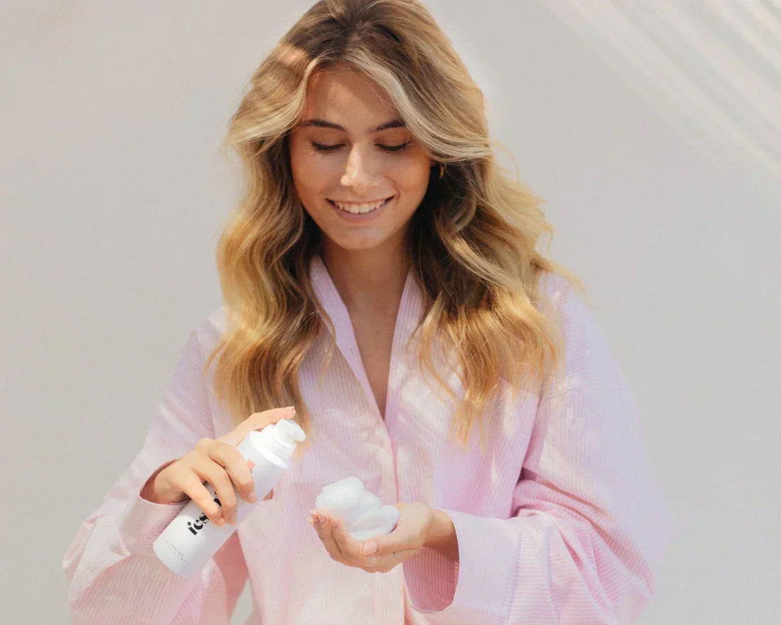 Trockenshampoo als Schaum: Dein Geheimtipp für frische Haare in Kürze