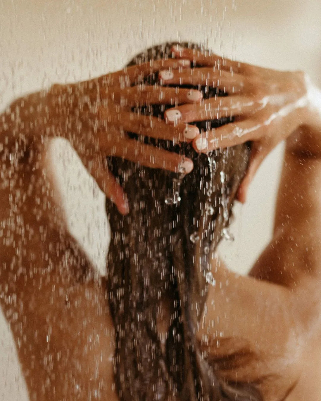 Was hilft gegen fettige Haare?