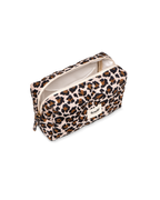 Produktbild von der kleinen Leo - Kosmetikbag von feschi von leicht schrägem Winkel