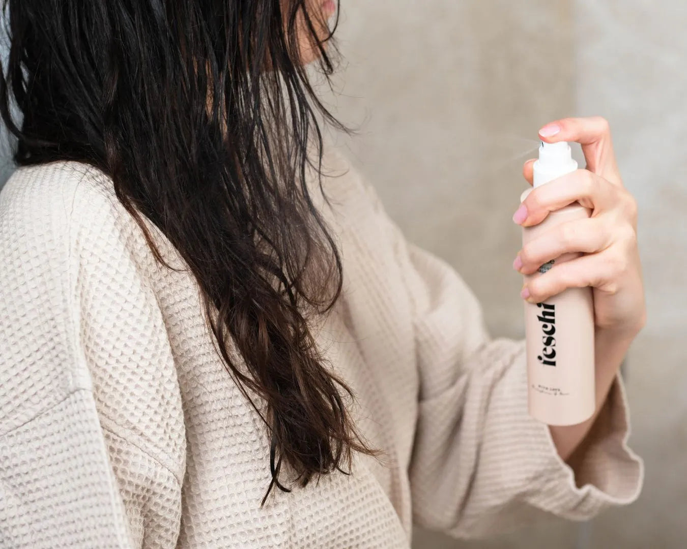 Awendungsbild vom feschi daily dose - Pflegespray