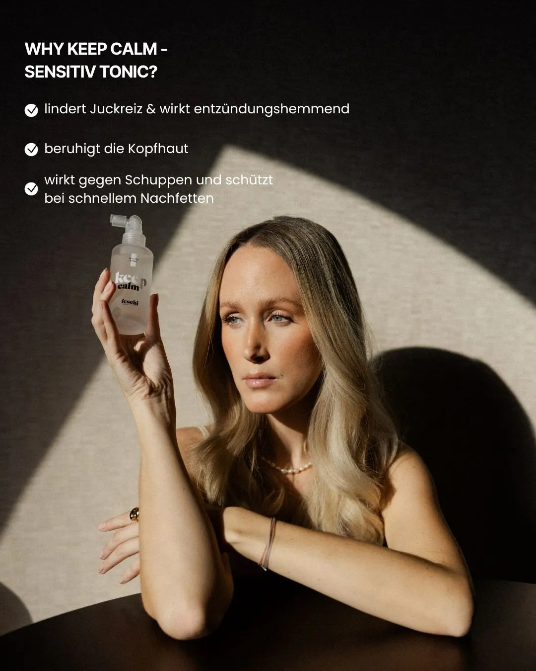 Frau mit feschi Keep Calm Sensitiv Tonic - wirkt beruhigend und entzündungshemmend auf die Kopfhaut